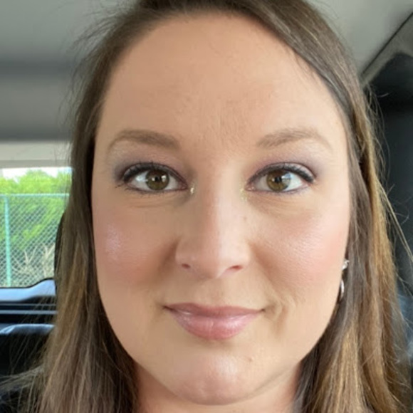 Meet your Posher, Mckenzie - Picture 1 of 1